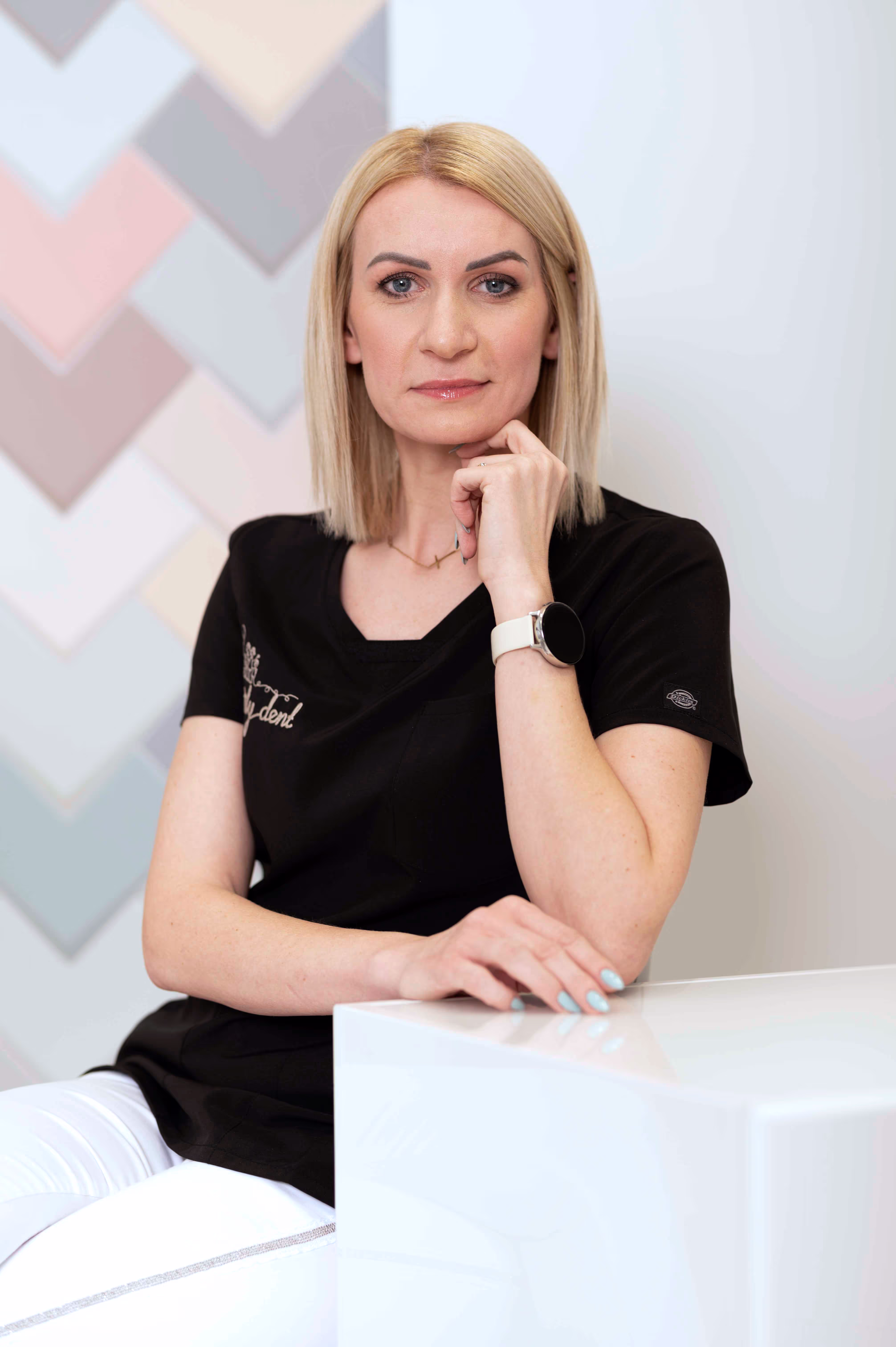 Anna Barska, Hanna Mierzwa, rejestratorka medyczna